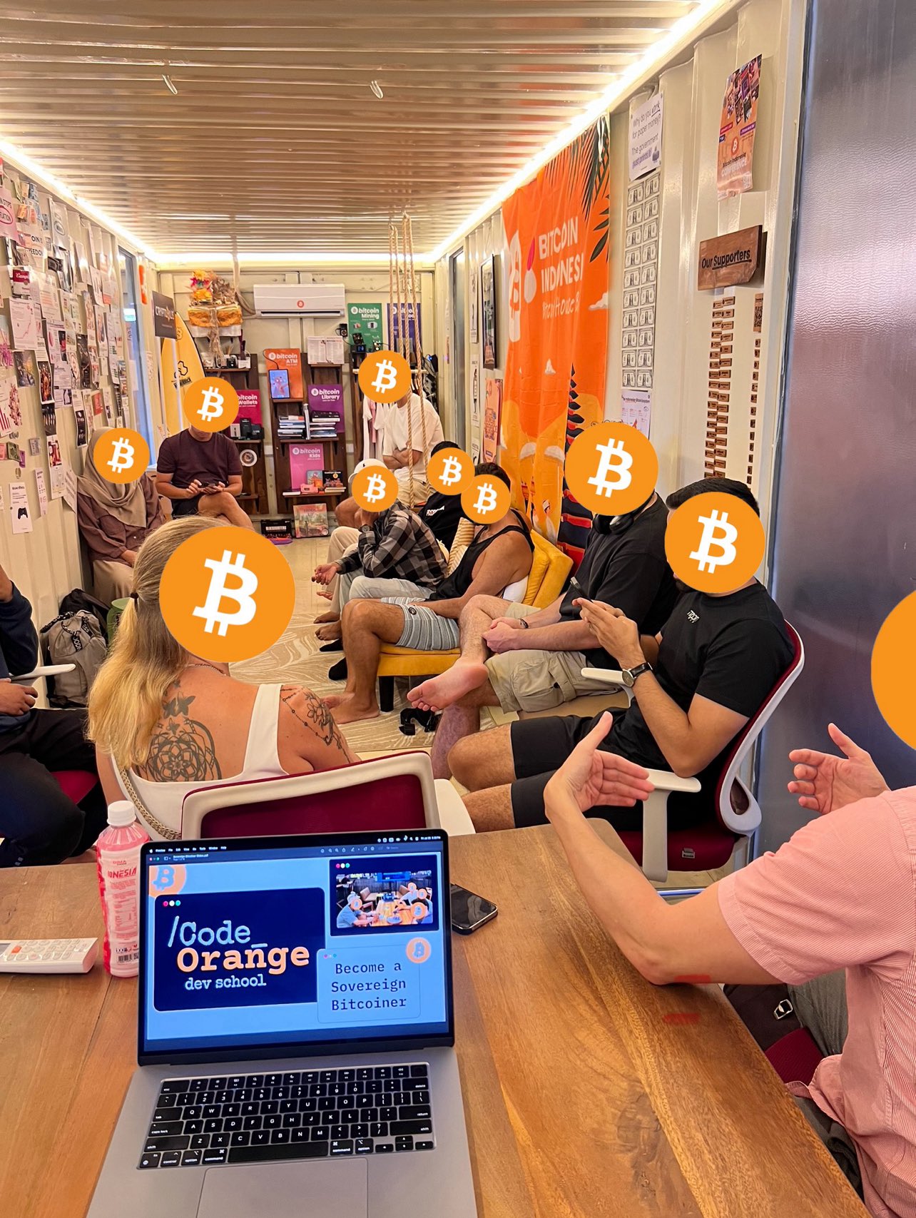Bitcoin workshop with presentation and seated participants